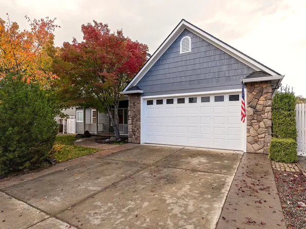 1127 Arrowhead Trl, Eagle Pt, OR 97524