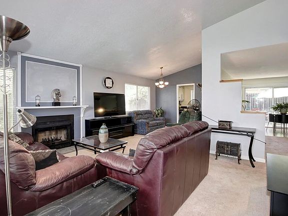3rd image of 3158 Prince Henry Dr