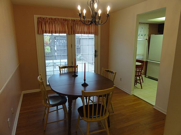 5th image of 2513 Jamestown Ct