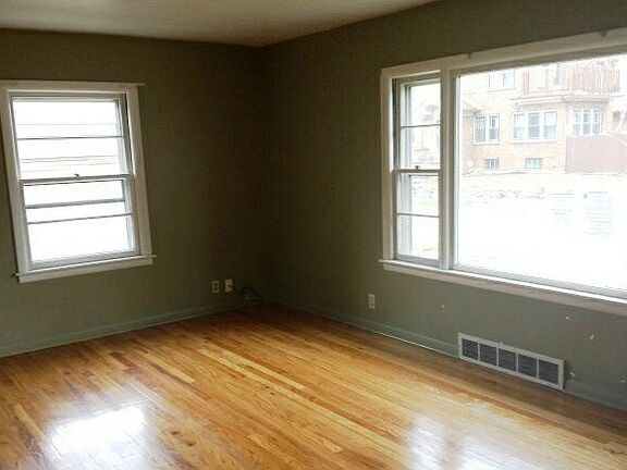 4th image of 316 Regan St
