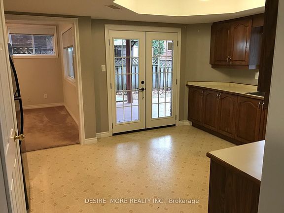 4th image of 54 Mayfair Dr Unit Basement