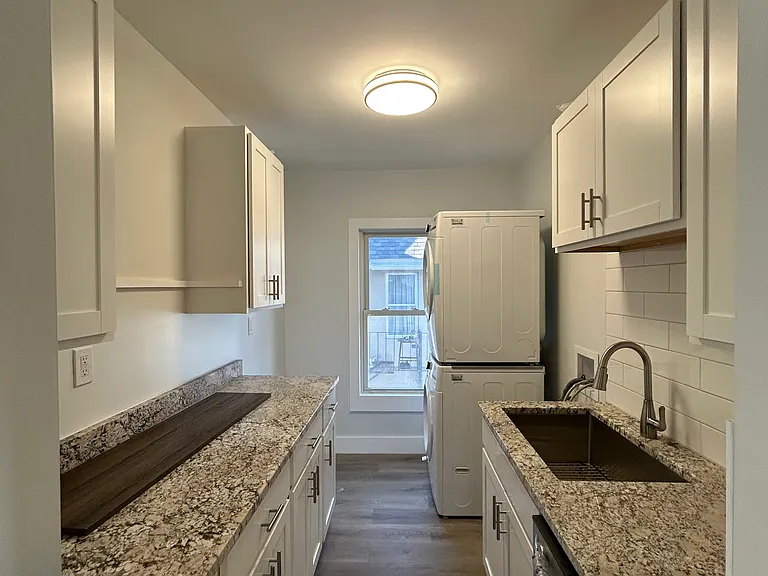 6 Holmes St #2 — Photo 10