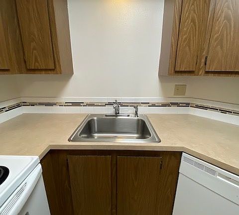 5th image of 139 W Gray Ct #304