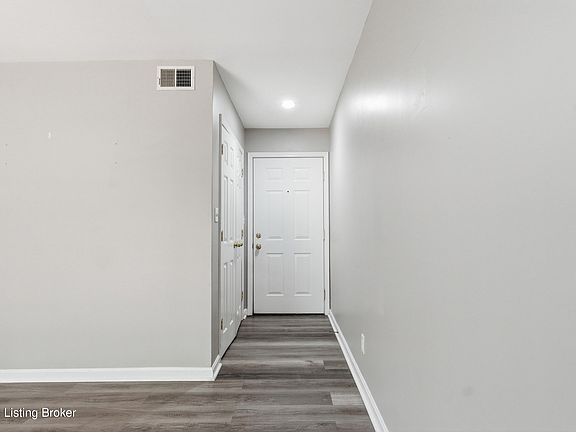 3rd image of 729 N Hite Ave APT 6