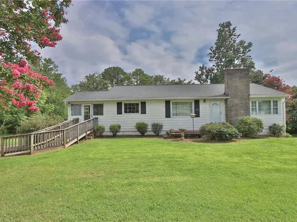 120 Academy Dr, Boonville, NC 27011