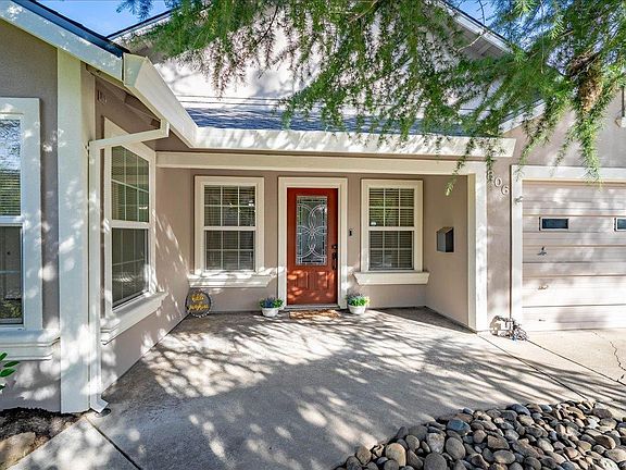 3rd image of 806 Jo Anne Ln