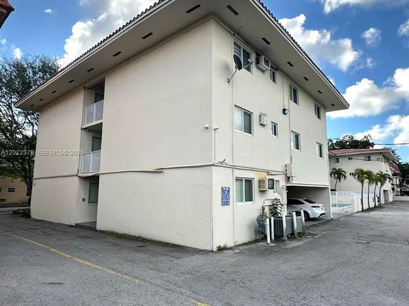 1014 Salzedo St APT 311, Coral Gables, FL 33134