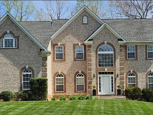 35 Mills Hollow Dr, Fredericksburg, VA 22406