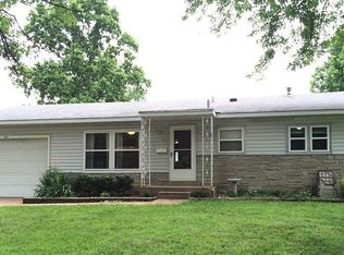 643 Village Square Dr, Hazelwood, MO 63042
