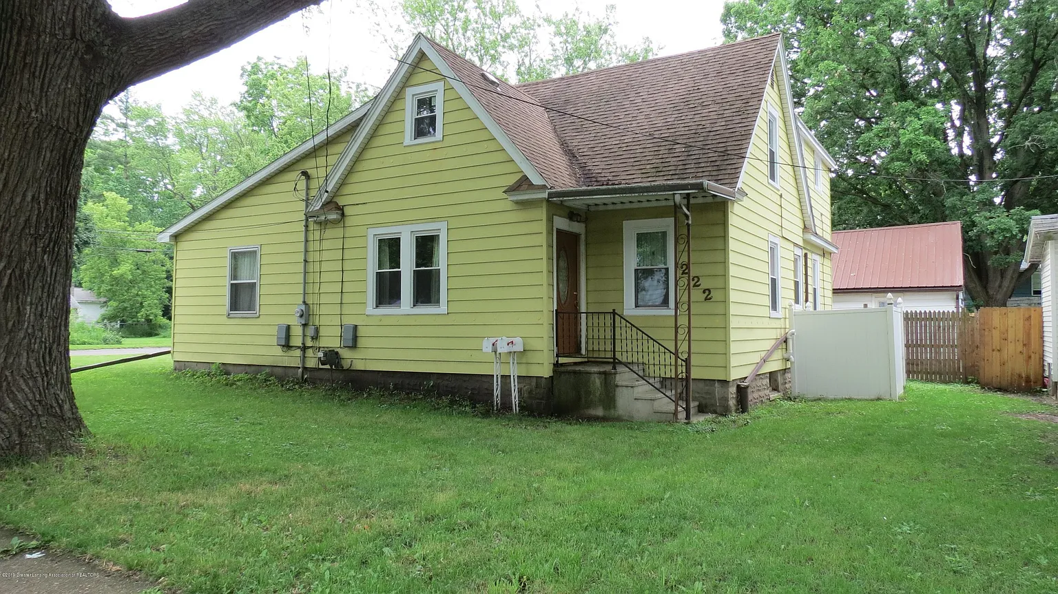 222 E Cavanaugh Rd photo 1