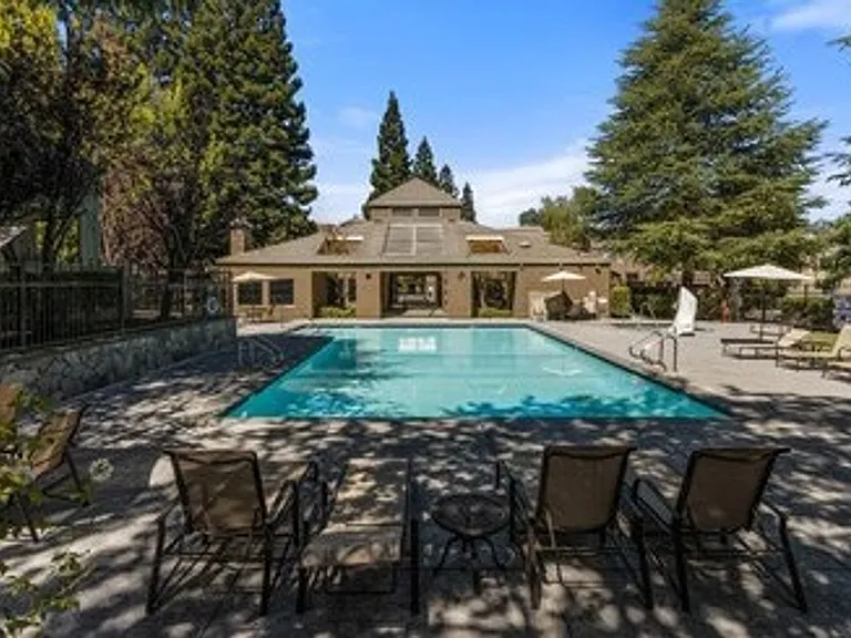 330 S Overlook Dr — Photo 30