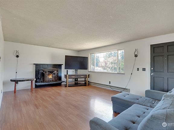 5th image of 22115 45th Avenue E