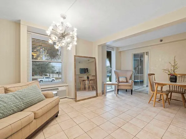 224 E Garden St APT 217, Pensacola, FL 32502