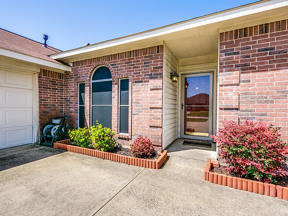 4th image of 809 Serenity Dr