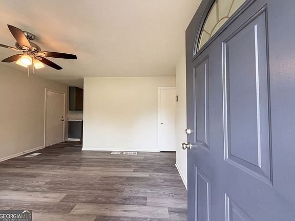 3rd image of 6970 Mary Ct