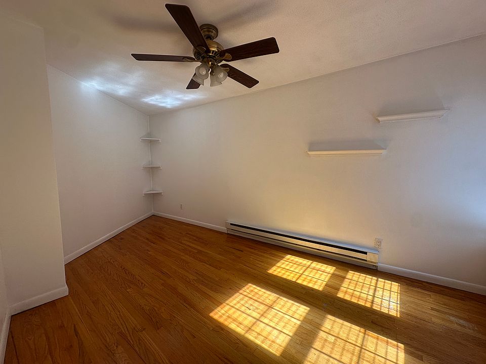 1st image of 5 Charter St APT 3