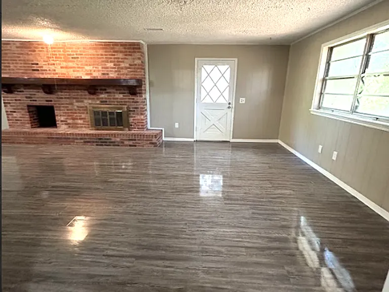 3101 Del Rancho Dr — Photo 2