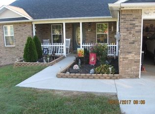 560 Academy Dr, Seymour, TN 37865