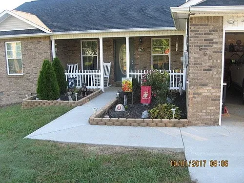 560 Academy Dr Photo 1