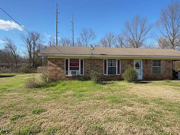 3rd image of 105 Cairo Dr