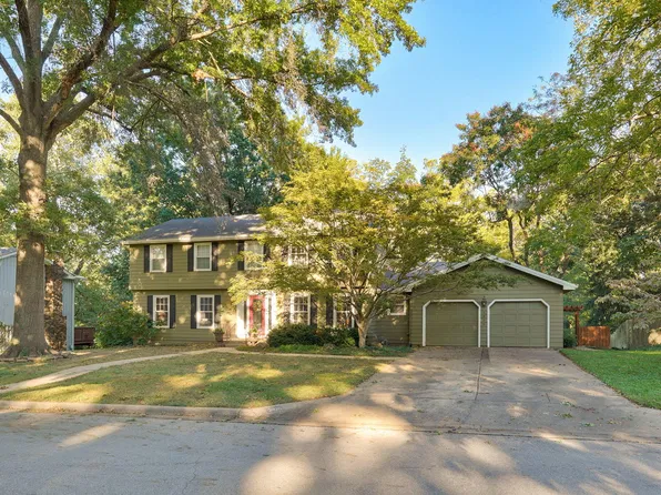 2926 S Versailles Avenue, Springfield, MO 65804