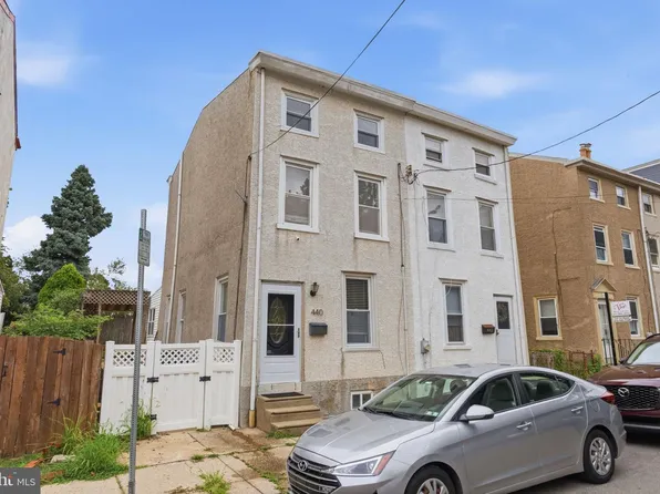 440 Lemonte St, Philadelphia, PA 19128