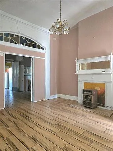 1 bed, 1.0 bath, 1100 sqft, $1,275 — Photo 2