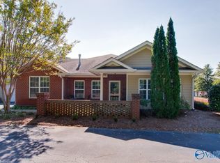 158 Valley Way Cir SE, Huntsville, AL 35802