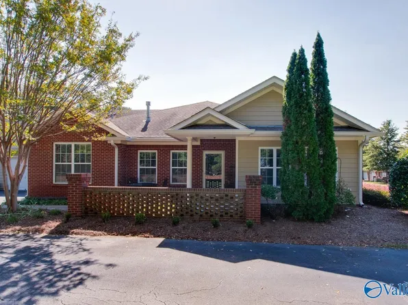 158 Valley Way Cir SE, Huntsville, AL 35802