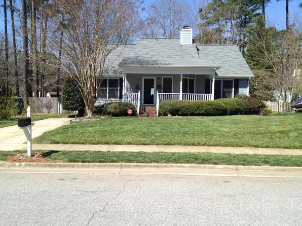 300 Crosspine Dr, Raleigh, NC 27603