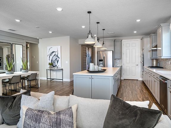 Mainstay Open-Concept Living