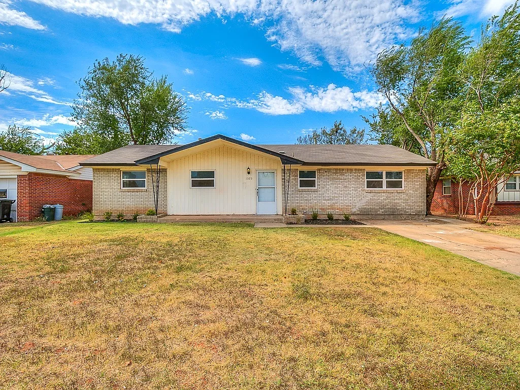 Remodeled 3 Bed/1.5 Bath Home — Photo 1