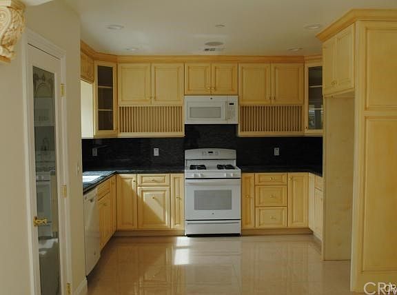 5th image of 602 W Naomi Ave