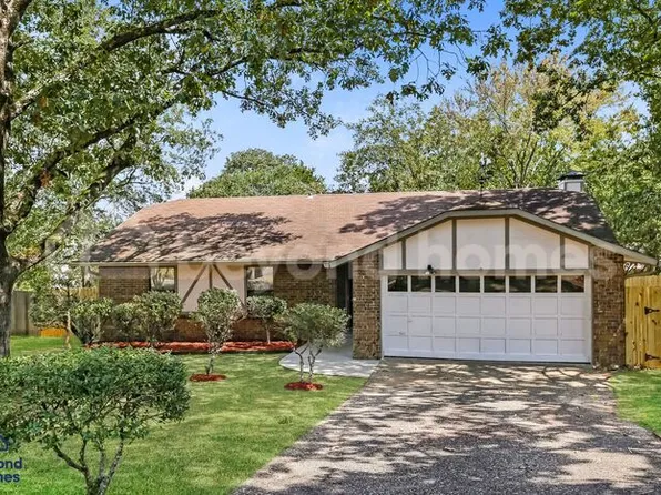 8 Random Oaks Cv, Maumelle, AR 72113