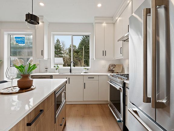 5th image of 557 Belford Pl