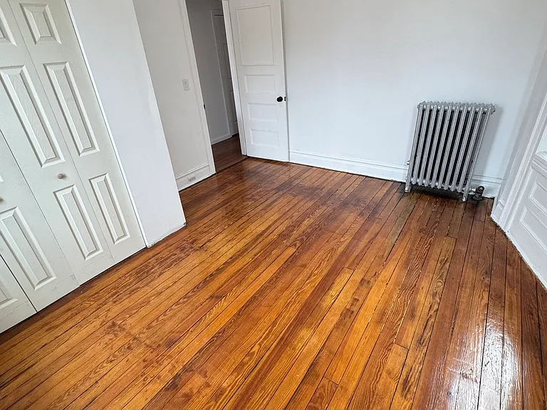2215 Bruckner Blvd — Photo 7
