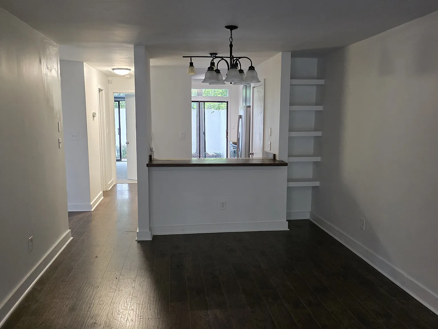 3 bed, 1605 sqft, $2,200 — Photo 4