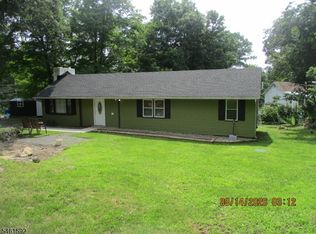 4 Mohawk Trl, Hopatcong Boro, NJ 07821
