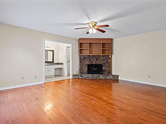 5th image of 525 Becky Ln