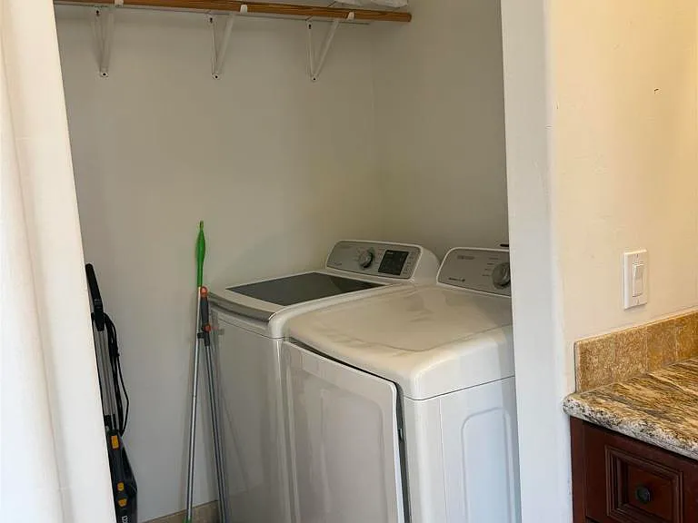 1550 Summit Ave — Photo 8