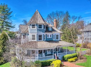 70 Crest Rd, Ridgewood, NJ 07450