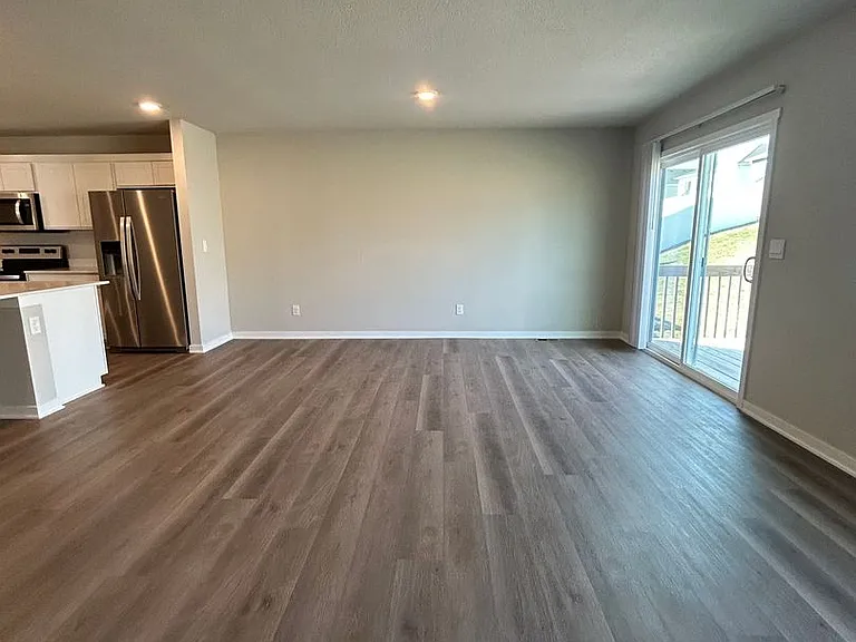 12660 S 204th Ave — Photo 5