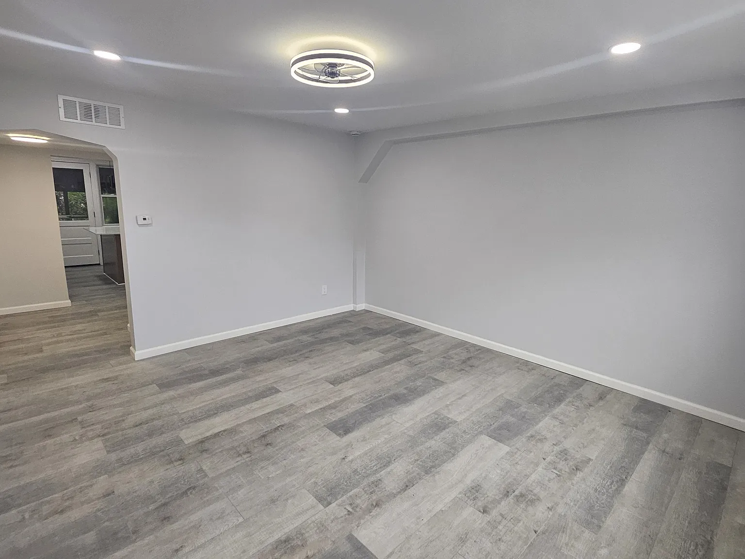 3 bed, 1550 sqft, $2,100 — Photo 4