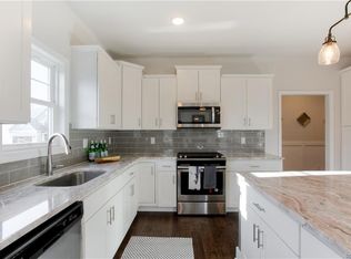 8000 W Bon View Dr, Richmond, VA 23235