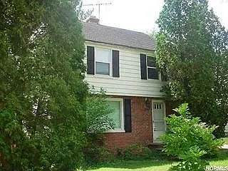 1556 Westdale Rd photo 1