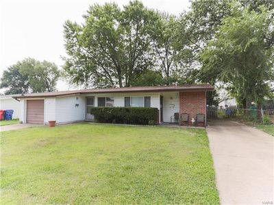 694 Loyola Dr, Florissant, MO, 63031