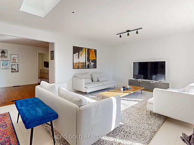 125 Leighland Ave — Photo 5