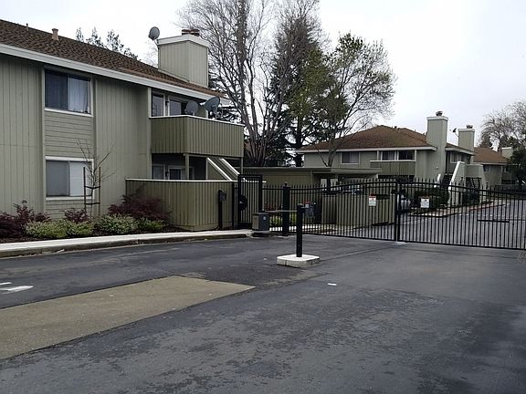 3rd image of 346 Caliente Dr