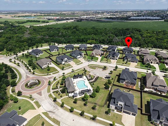 5th image of 9607 Maple Hill Ln
