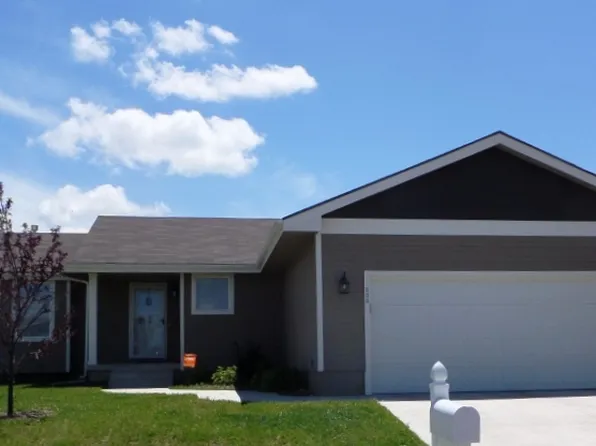333 SE 44th St, Topeka, KS 66609